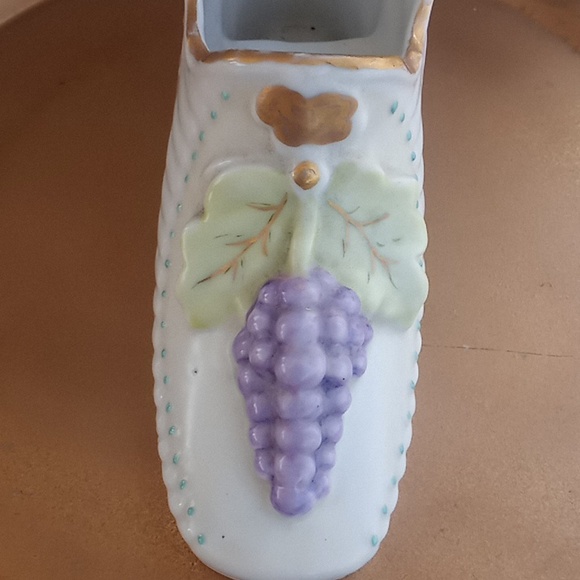 Vintage - Victorian Style Shoe Porcelain with Grape Cluster - Picture 13 of 13